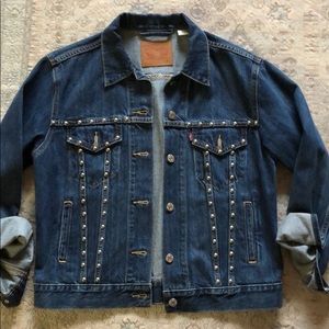 LEVIS EX BOYFRIEND STUDDED TRUCKER JACKET